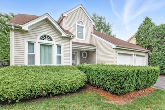 421 Concord Ln, Elk Grove Village, IL 60007