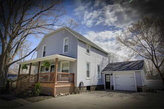 1002 State St, Charlevoix, MI 49720