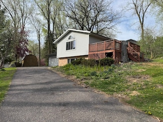 104 William St, Mineral Point, WI 53565