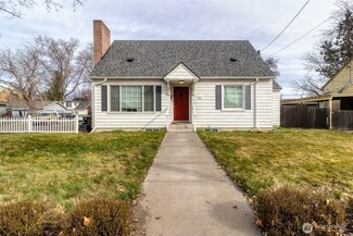 205 SE 4th St Unit 1, College Place, WA 99324