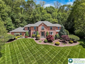 1376 Buck Ridge Dr, Stroudsburg, PA 18360