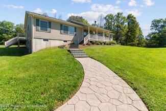 35 Island Rd, Waymart, PA 18472