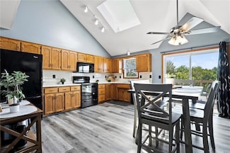 10222 N Central St, Kansas City, MO 64155