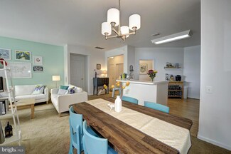 8209 Crossbrook Ct Unit 101, Lorton, VA 22079