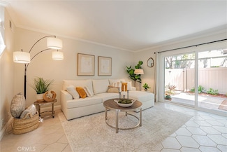 6 Autumn Hill Ln, Laguna Hills, CA 92653