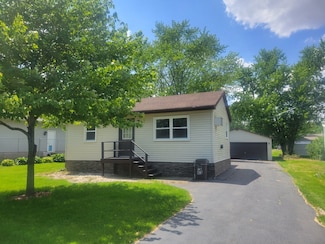 4223 Ash St, Delavan, WI 53115