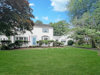 16 Grace St, New Canaan, CT 06840