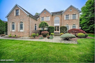 6 Lexington Ct, Monroe Township, NJ 08831