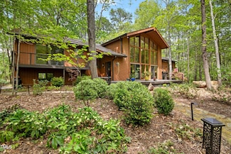 673 Brookview Dr, Chapel Hill, NC 27514