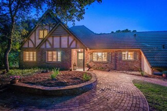 10531 Berkshire Dr, Los Altos, CA 94024