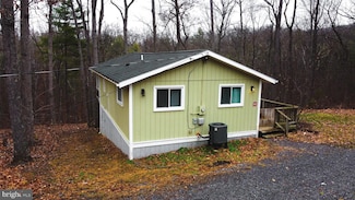 368 Oasis Ln, Gerrardstown, WV 25420