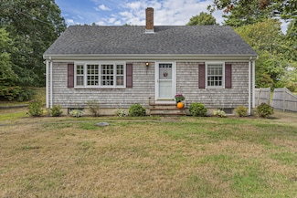 606 County Rd, Pocasset, MA 02559
