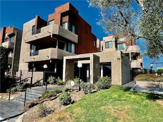 7826 Topanga Canyon Blvd Unit 101, Canoga Park, CA 91304