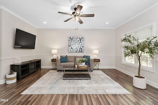 50 Yelverton Ct, Holly Springs, NC 27540