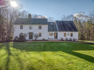 13 Country Farm Rd, Stratham, NH 03885