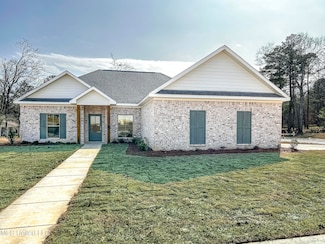 987 Riverside Ln, Pearl, MS 39208