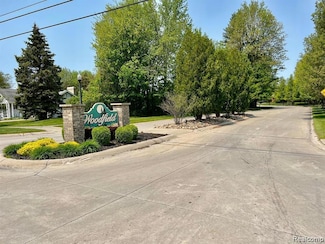 3416 Round Tree Dr, East China, MI 48054