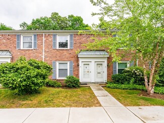 75 Yorktown Dr, Springfield, MA 01108