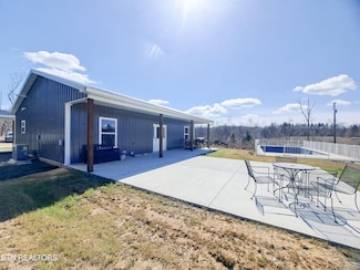 4907 Newton Rd, Crossville, TN 38572