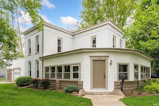 110 N Main St, South Whitley, IN 46787