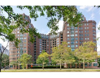 10 Rogers St Unit 321, Cambridge, MA 02142