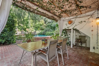 17034 Escalon Dr, Encino, CA 91436