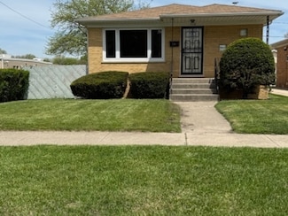 772 Memorial Dr, Calumet City, IL 60409