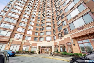 100 Old Palisade Rd Unit 701, Fort Lee, NJ 07024