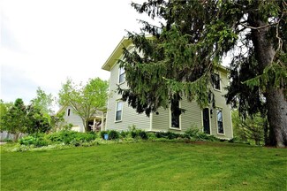 86 Boughton Hill Rd, Honeoye Falls, NY 14472