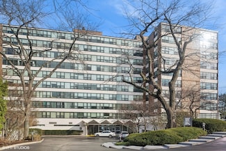 1616 Sheridan Rd Unit 2F, Wilmette, IL 60091