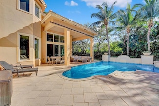 43 Coconut Ln, Boynton Beach, FL 33435