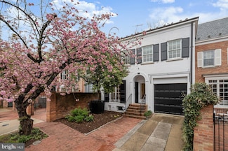 3039 W Lane Keys NW, Washington, DC 20007