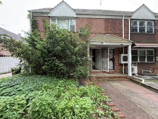 7334 199th St, Fresh Meadows, NY 11366