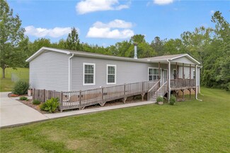 950 Martin Rd, Starr, SC 29684
