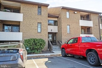 529 Florida Ave Unit 53. 101, Herndon, VA 20170