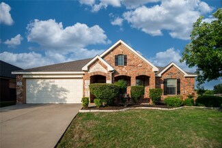 9469 Fox Hill Dr, Fort Worth, TX 76131