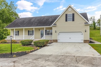 122 Springfield Ln, Jacksboro, TN 37757