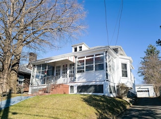 40 Fairview Ave, Hudson, NY 12534