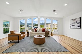 8975 Lawrence Welk Dr Unit 296, Escondido, CA 92026