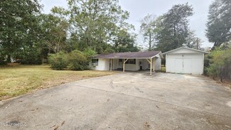 10509 Highway 613, Moss Point, MS 39562