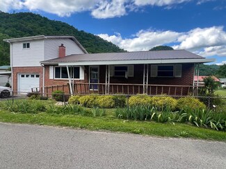31 Drew Village Rd, Elkhorn City, KY 41522