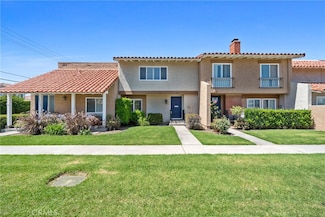10519 La Rosa Cir, Fountain Valley, CA 92708
