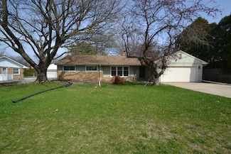 7216 N Mohawk Ave, Glendale, WI 53217