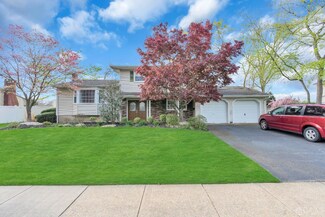 40 Creamer Dr, Sayreville, NJ 08872