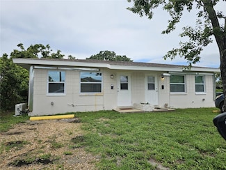 815 10th St NW, Largo, FL 33770