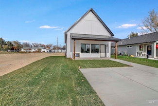 254 W 1st St, Wendell, ID 83355