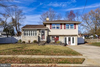 52 Enders Dr, Barrington, NJ 08007