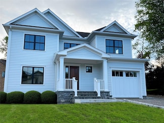 24 Sand St, Rye, NY 10580