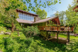 W296N2978 Franciscan Rd, Pewaukee, WI 53072