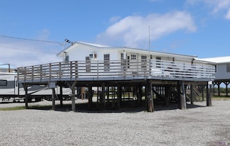180 Rosethorn Ln, Grand Isle, LA 70358